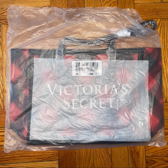 🆕NWT Victoria’s Secret Black & Red Plaid Large Tote Bag - Picture 7 of 8